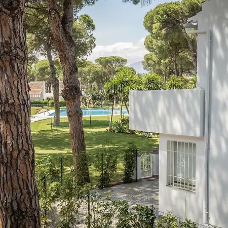 Apartment Beachside Cosy With Pool