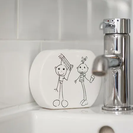 Beachside Cosy With Pool Estepona