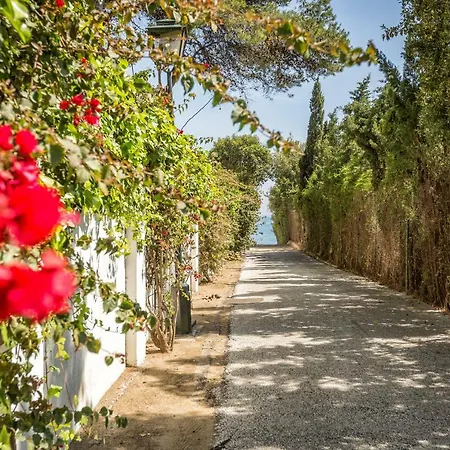 Beachside Cosy With Pool * Estepona