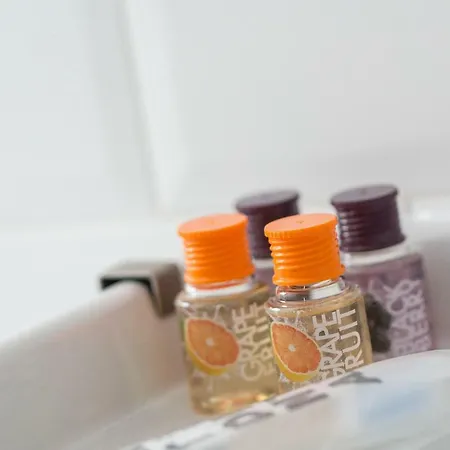 Beachside Cosy With Pool Estepona