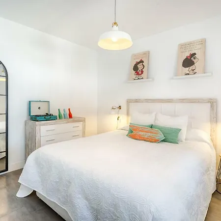 Beachside Cosy With Pool Apartamento