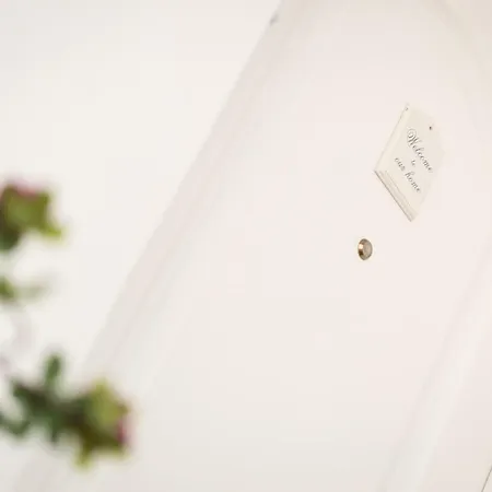 Beachside Cosy With Pool