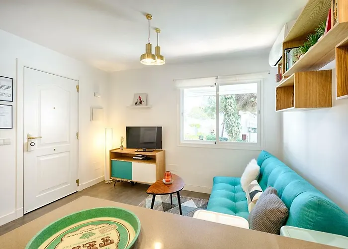 Apartamento Beachside Cosy With Pool *