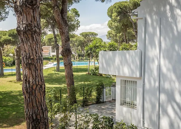 Apartment Beachside Cosy With Pool