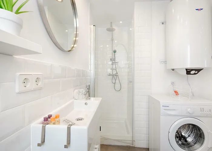 Beachside Cosy With Pool