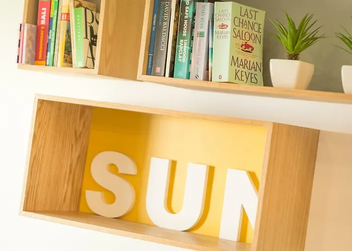 Beachside Cosy With Pool Apartment *