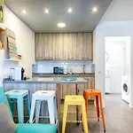 Beachside Cosy With Pool 아파트 에스테포나